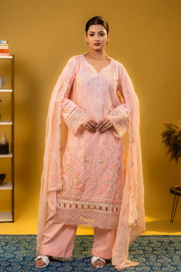 Peach_Palazzo_Suit_with_Cutwork_Lace_Detailing_and_Elegant_Embroidery