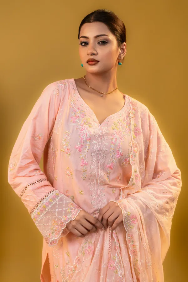 Peach_Palazzo_Suit_with_Cutwork_Lace_Detailing_and_Elegant_Embroidery