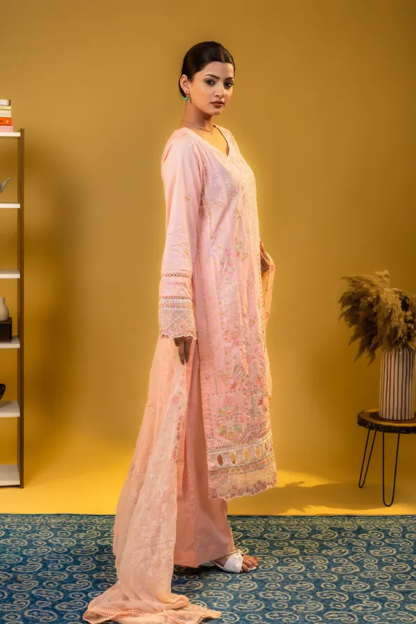 Peach_Palazzo_Suit_with_Cutwork_Lace_Detailing_and_Elegant_Embroidery