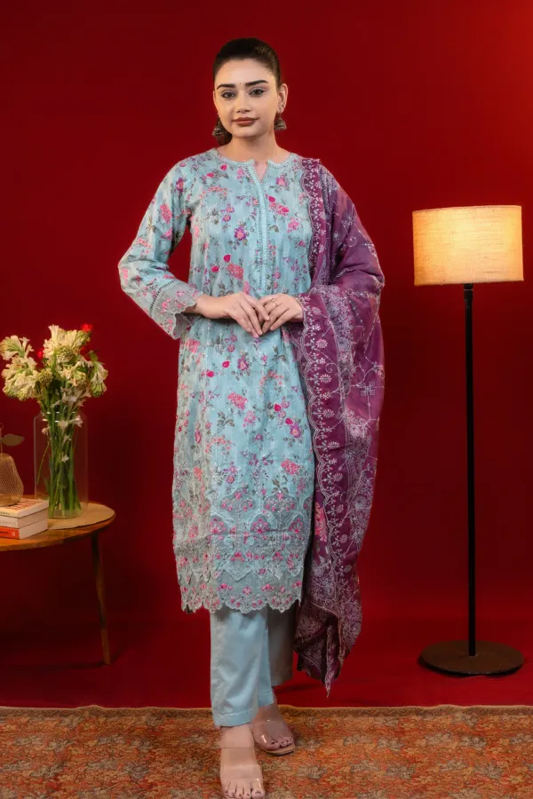 Light_Green_Straight_Suit_with_Cutwork_and_Thread_work
