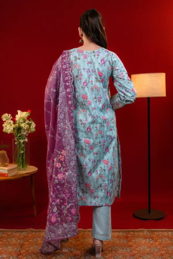 Light_Green_Straight_Suit_with_Cutwork_and_Thread_work