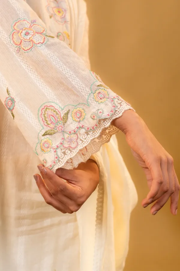 Cream_Straight_Suit_with_Thread_work_and_botton_work