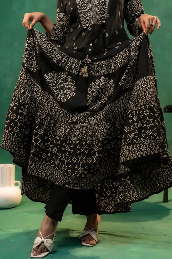 Black_Long_Anarkali_With_Beautiful_Print