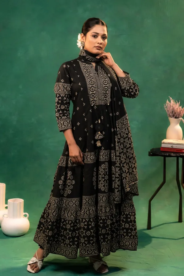 Black_Long_Anarkali_With_Beautiful_Print