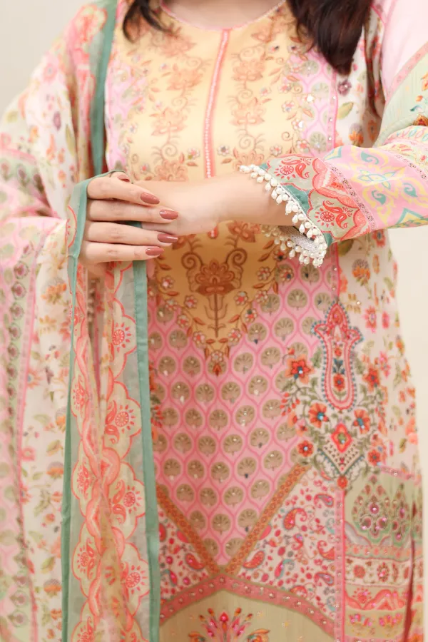 Printed_Muslin_Suit_With_Dupatta_For_Women
