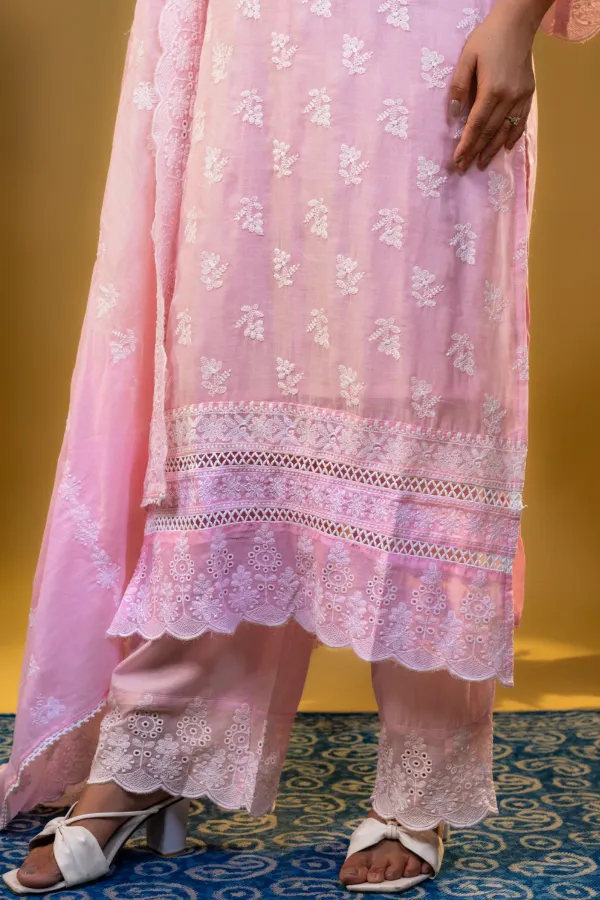 Pink_Mul_Cotton_Plazzo_Suit_with_Chickankari_work_for_Women