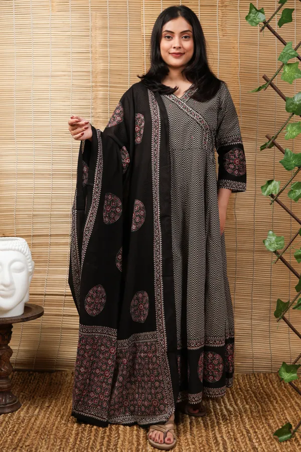 Black_Cotton_Angarkha_Suit_For_Women