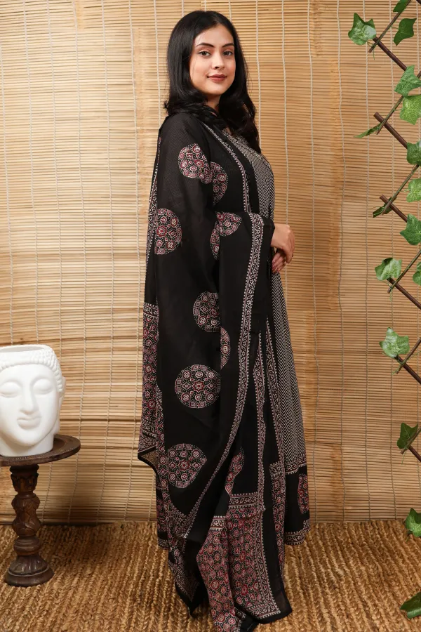 Black_Cotton_Angarkha_Suit_For_Women