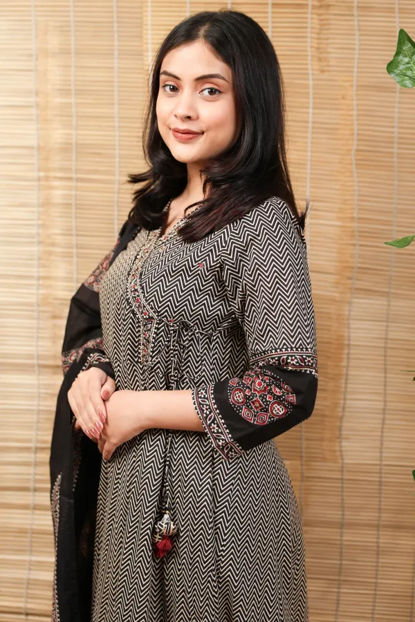 Black_Cotton_Angarkha_Suit_For_Women