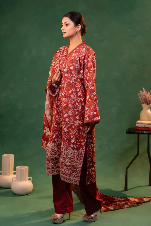 Mahroon_Straight_Suit_with_Cutwork_and_Thread_work