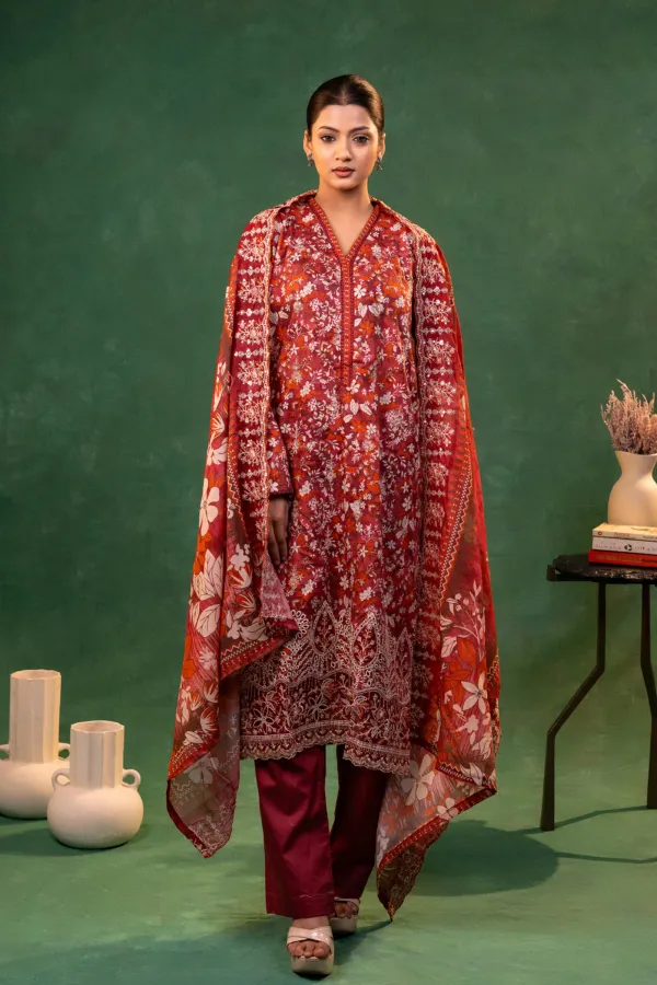Mahroon_Straight_Suit_with_Cutwork_and_Thread_work