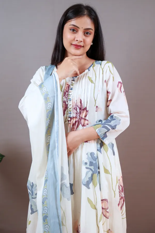 Anarkali_Frock_With_Mul_Cotton_Dupatta