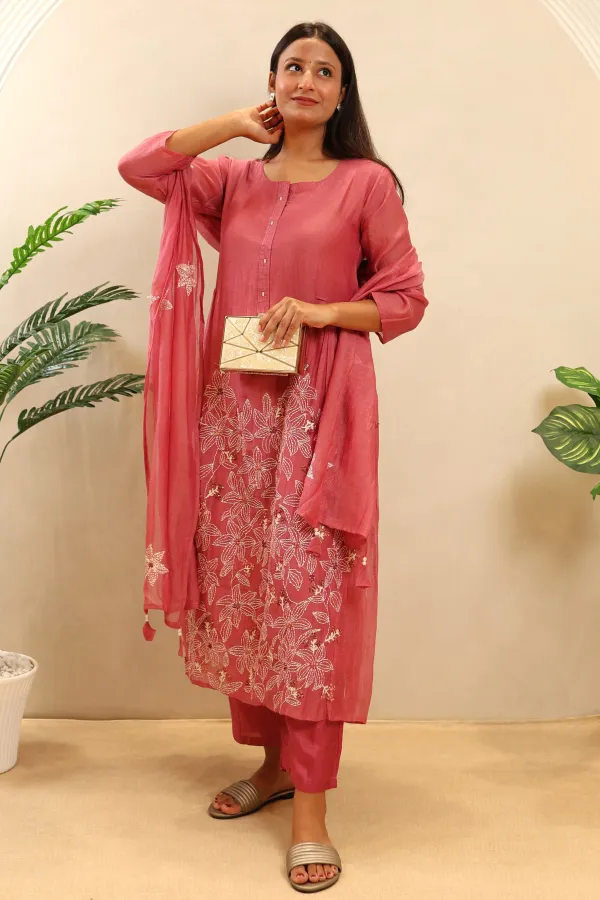 Long_Suit_With_Thread_Work_And_Cotton_Dupatta