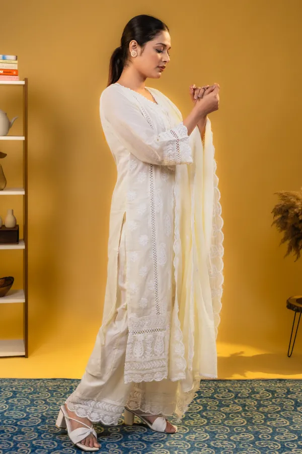 Cream_Mul_Cotton_Plazzo_Suit_with_Chickankari_work
