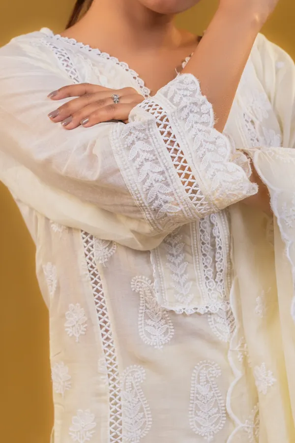Cream_Mul_Cotton_Plazzo_Suit_with_Chickankari_work