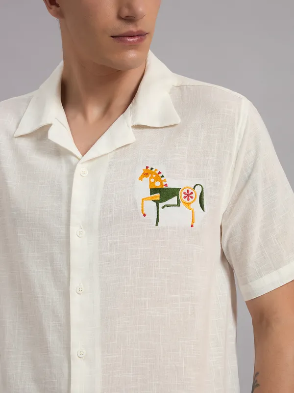 White_Organic_Cotton_Embroidered_Casual_Short_Sleeve_Shirt_For_Men