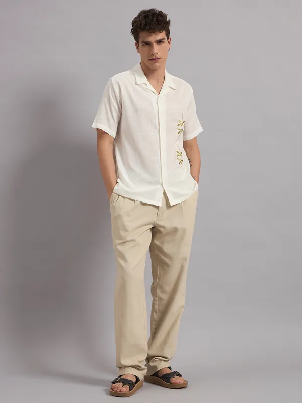 Off_White_Organic_Cotton_Relaxed_Fit_Floral_Embroidered_Shirt_For_Men
