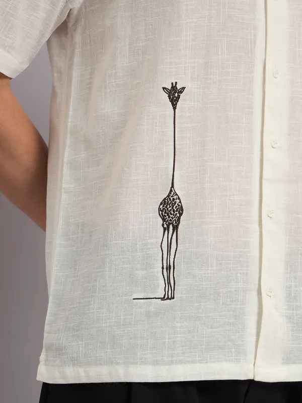 Cream_Organic_Cotton_Textured_Giraffe_Motif_Relaxed_Fit_Shirt_For_Men
