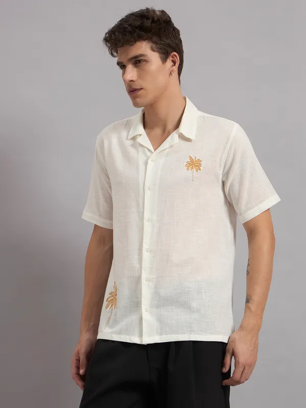 White_Organic_Cotton_Textured_Palm_Embroidered_Relaxed_Shirt_For_Men