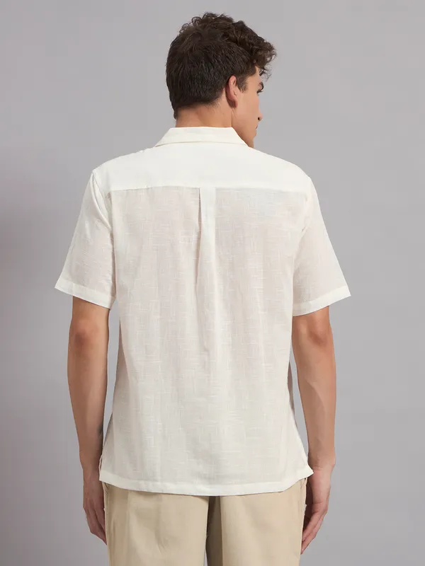Off_White_Organic_Cotton_Textured_Floral_Embroidered_Regular_Fit_Shirt_For_Men