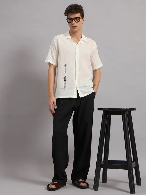 Cream_Organic_Cotton_Textured_Giraffe_Motif_Relaxed_Fit_Shirt_For_Men