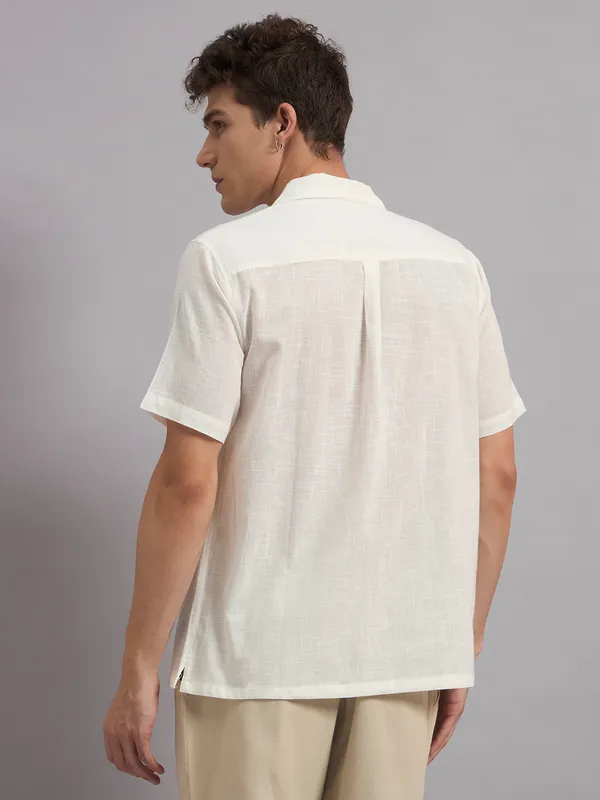 Off_White_Organic_Cotton_Relaxed_Fit_Floral_Embroidered_Shirt_For_Men