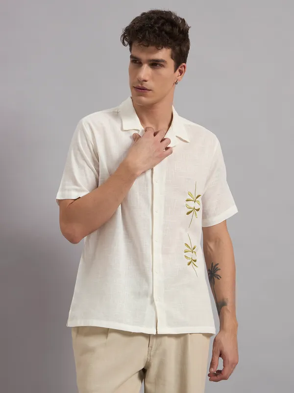 Off_White_Organic_Cotton_Relaxed_Fit_Floral_Embroidered_Shirt_For_Men