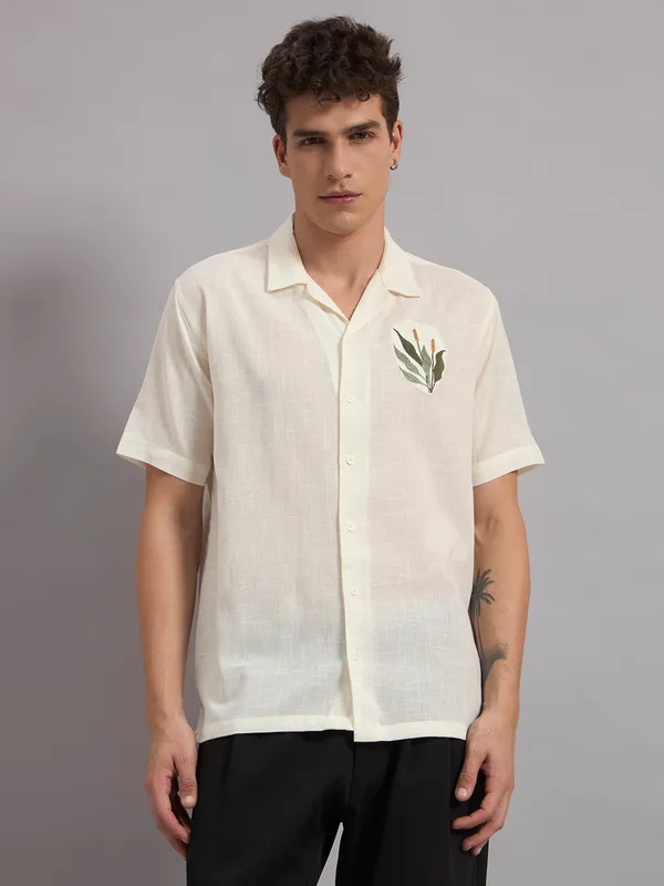 Cream_Organic_Cotton_Embroidered_Camp_Collar_Relaxed_Short_Sleeve_Shirt_For_Men
