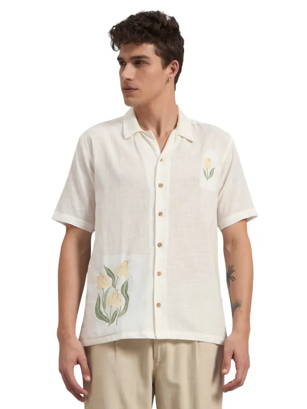 Off_White_Organic_Cotton_Textured_Floral_Embroidered_Regular_Fit_Shirt_For_Men