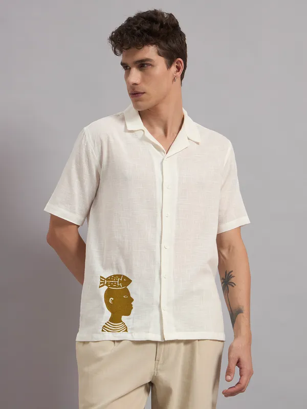 Cream_Organic_Cotton_Camp_Collar_Graphic_Print_Relaxed_Fit_Shirt_For_Men