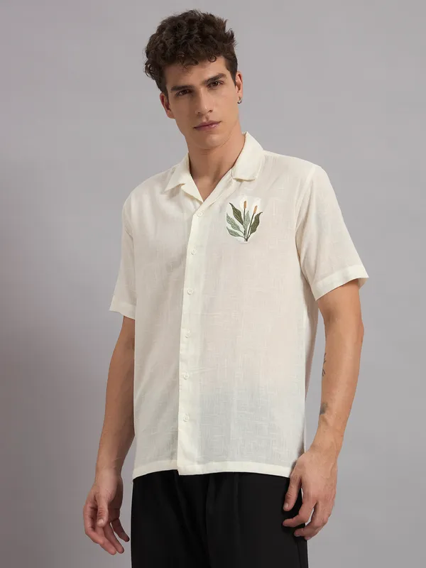 Cream_Organic_Cotton_Embroidered_Camp_Collar_Relaxed_Short_Sleeve_Shirt_For_Men