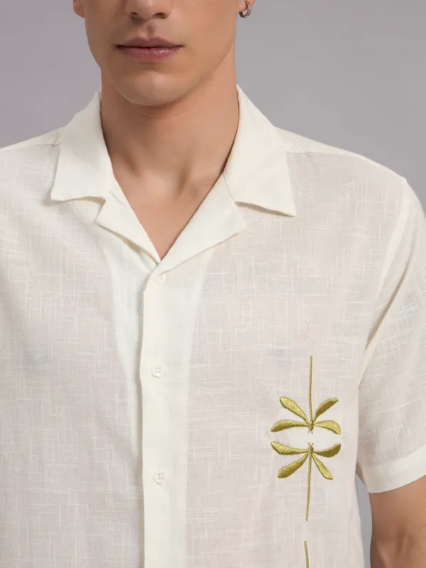 Off_White_Organic_Cotton_Relaxed_Fit_Floral_Embroidered_Shirt_For_Men