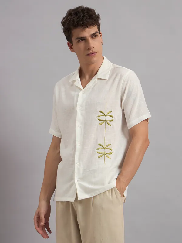 Off_White_Organic_Cotton_Relaxed_Fit_Floral_Embroidered_Shirt_For_Men