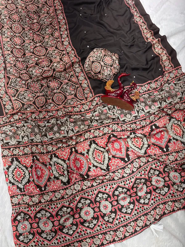Black_Silk_Georgette_Floral_Embroidered_Saree_For_Women