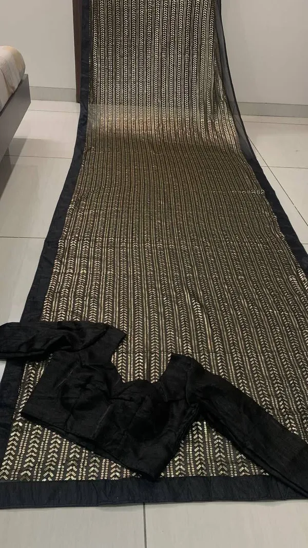 Black_Silk_Georgette_Embroidered_Saree_For_Women