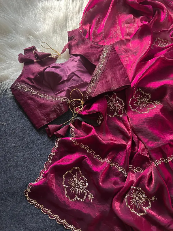 Magenta_Silk_Embroidered_Saree_With_Blouse_For_Women