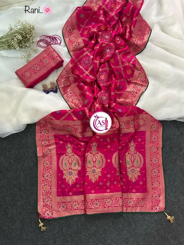 Pink_Banarasi_Silk_Meenakari_Jari_Saree_For_Women