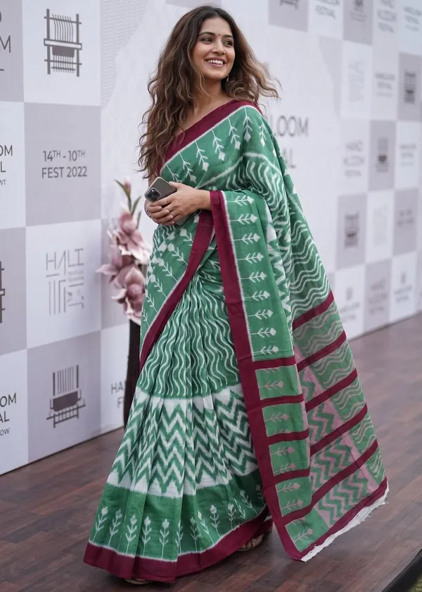 Green_Handloom_Cotton_Traditional_Motif_Saree_For_Women