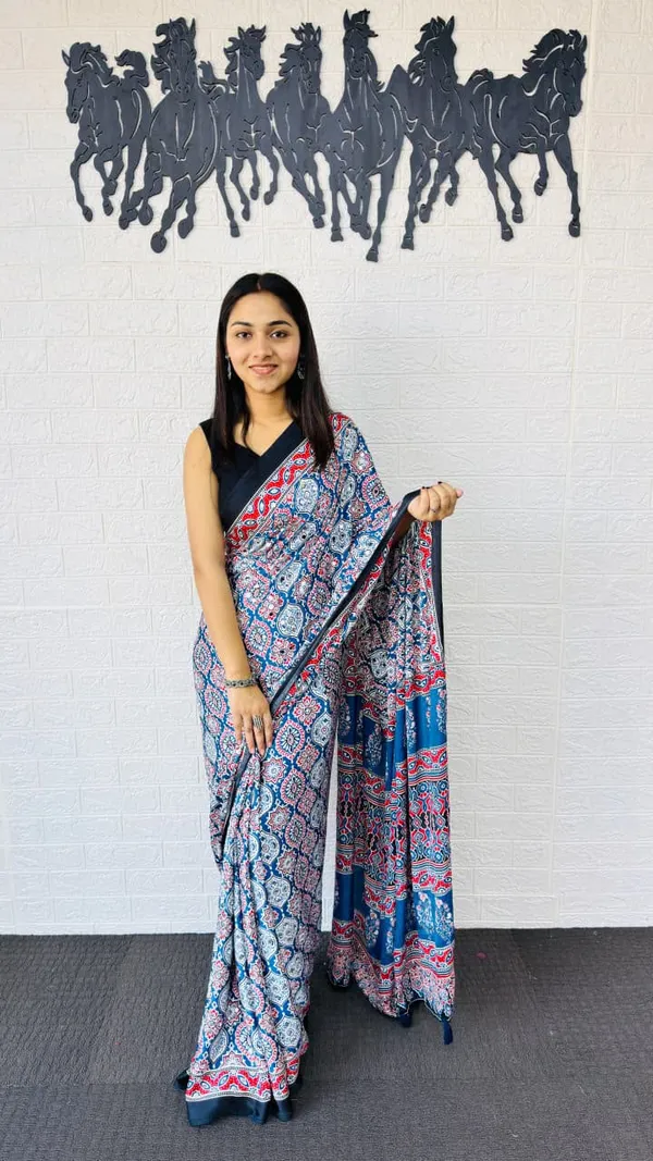 Mull_Chanderi_Silk_Sequin_Embroidered_saree_For_Women