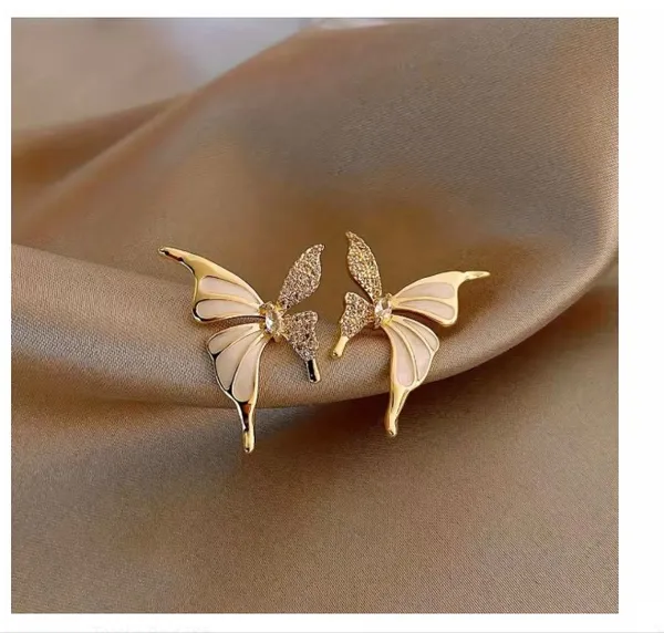 Elegant_Butterfly_Wing_Crystal_Stud_Earrings_-_Golden