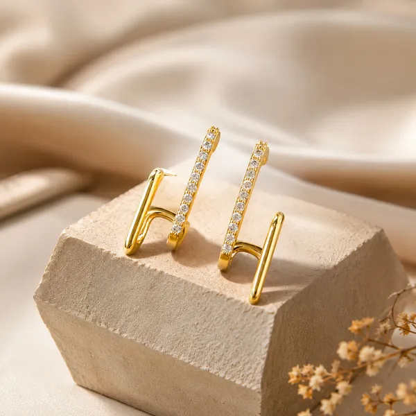 Crystal_Curve_Luxe_Earrings