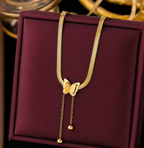 Elegant_Gold-Plated_Butterfly_Charm_Herringbone_Chain_Necklace_For_Women