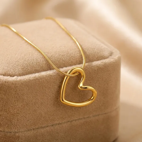 Golden_Heart_Pendant_Necklace