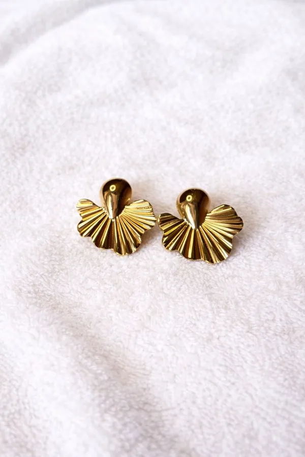 Gold-Toned_Fan-Shaped_Drop_Earrings