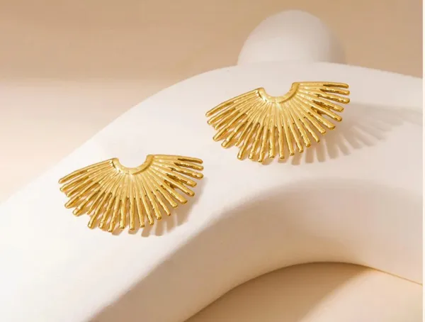 Gold-Toned_Fan-Shaped_Statement_Stud_Earrings