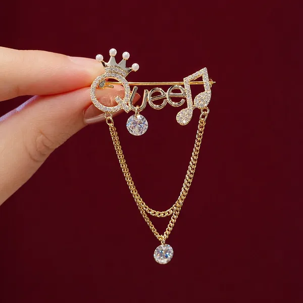Queen_Written_with_Dimond_Studd_Statement_Brooch