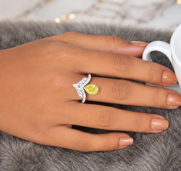 Yellow_Sapphire_With_Zircon_Design_Ring