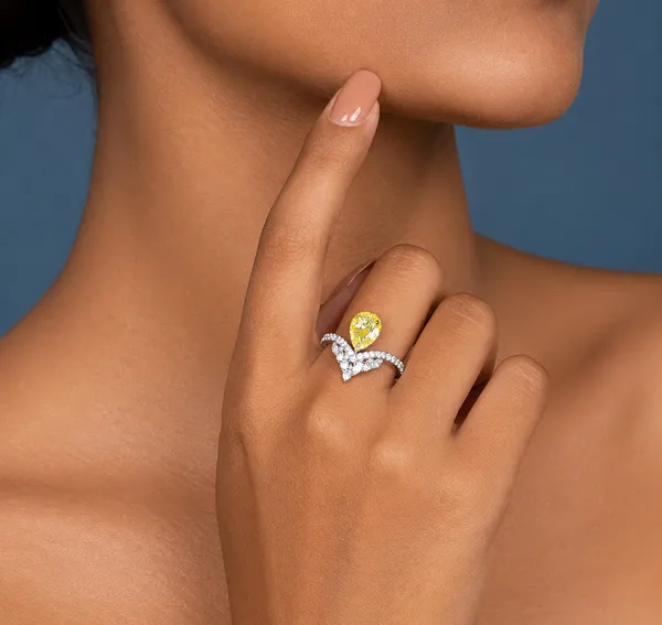 Yellow_Sapphire_With_Zircon_Design_Ring