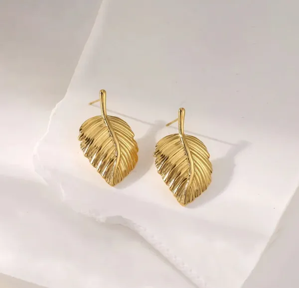 Gold-Tone_Leaf_Stud_Earrings
