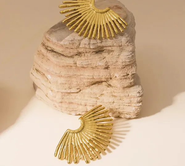 Gold-Toned_Fan-Shaped_Statement_Stud_Earrings